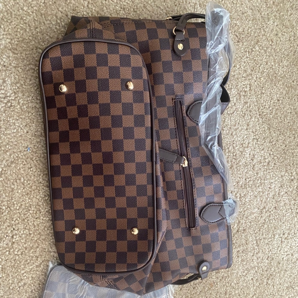 Cocoa purse with wristlet
